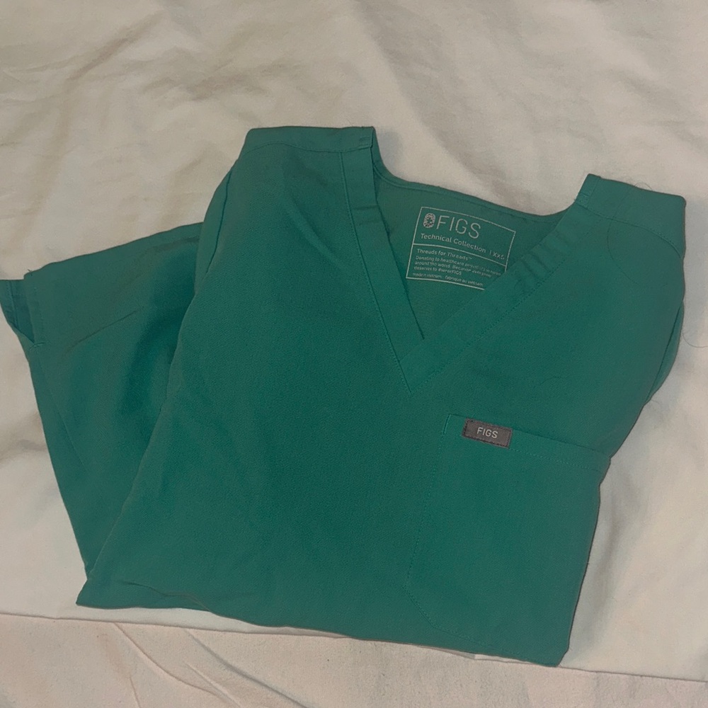 FIGS Teal Scrub Top (Surgical Green)